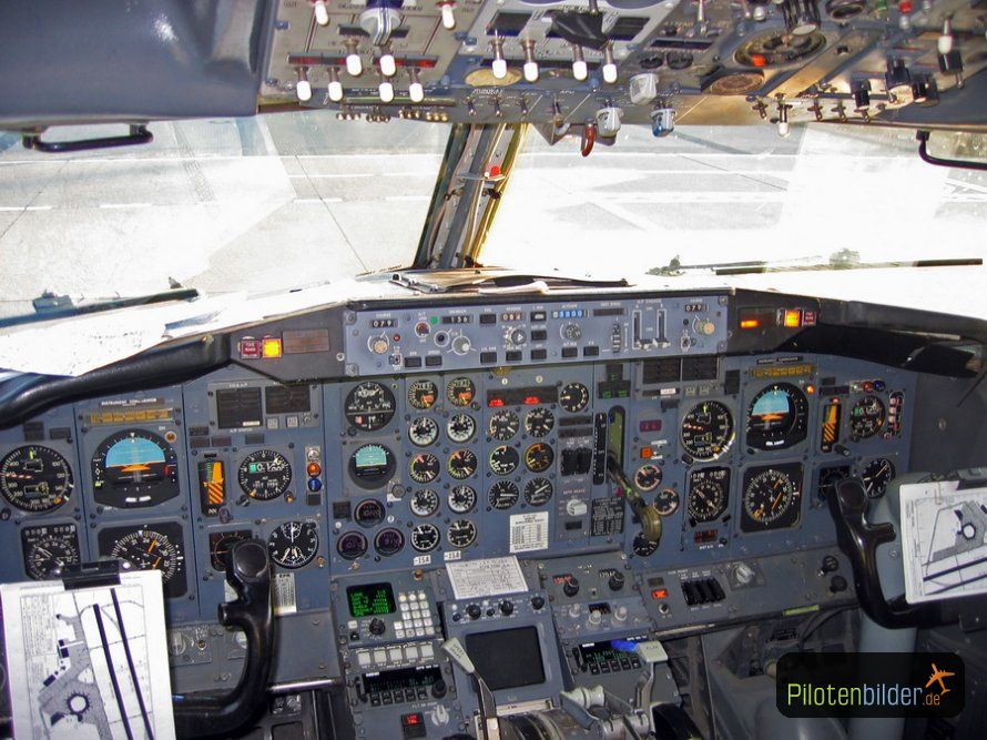 737 Cockpit Lufthansa